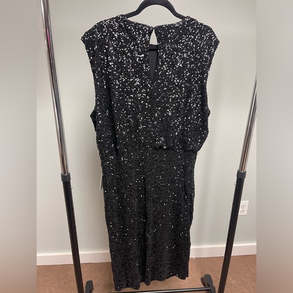**NEW** Express Sequin Midi Dress - Picture 3 of 4